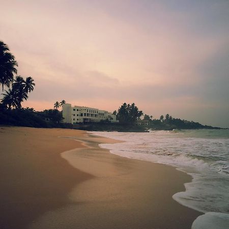 Michelle Boutique Hotel Balapitiya Bagian luar foto